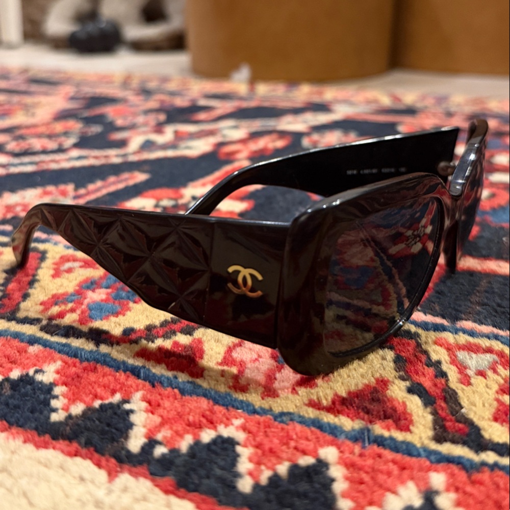 CHANEL 5019 Black Quilted Logo Sunglasses